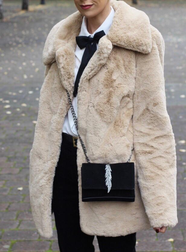 Zara suede leather crossbody featherbag 