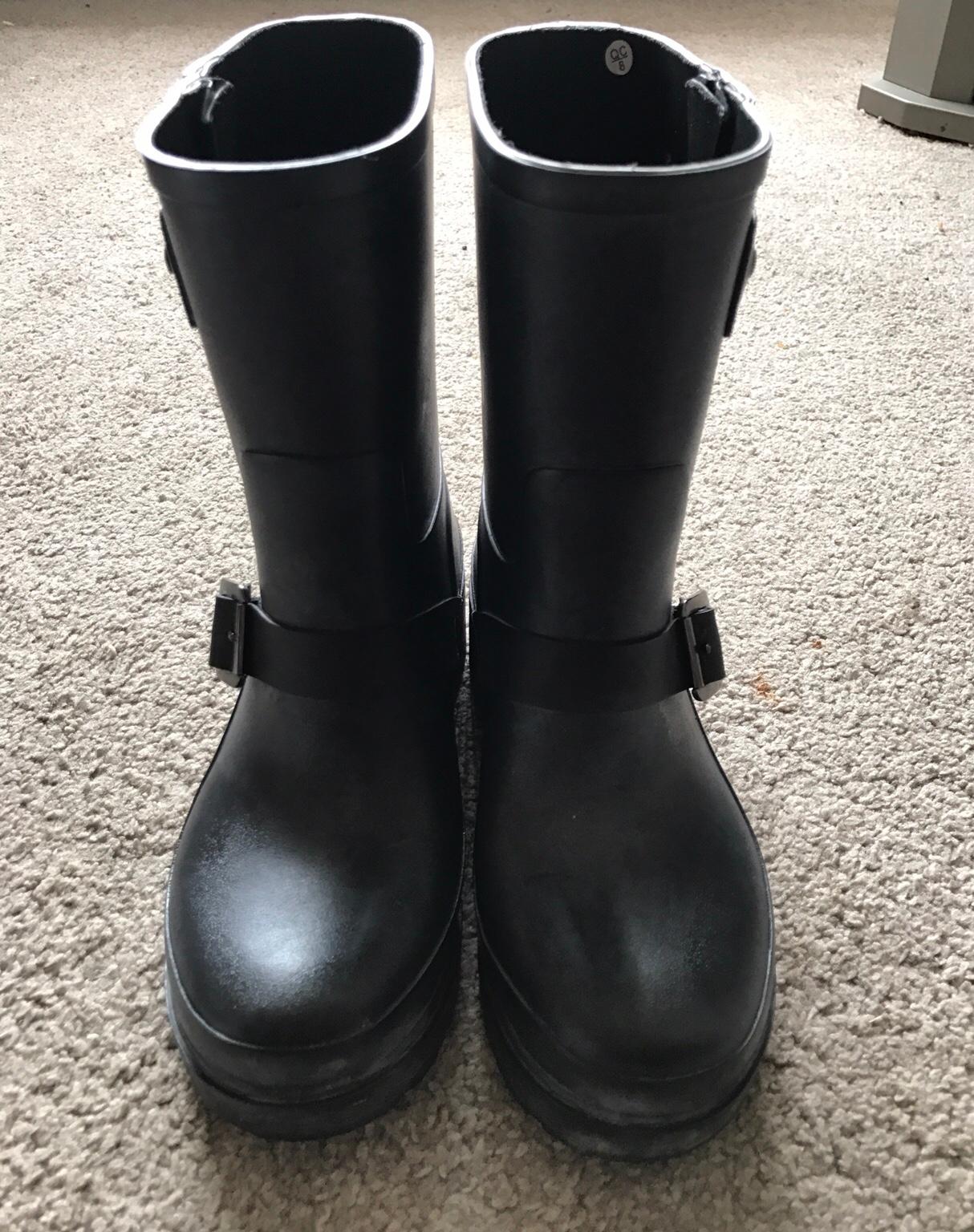 Black Hunter Short Biker Style Wellies Size 5 in Wigan for £40.00 for ...