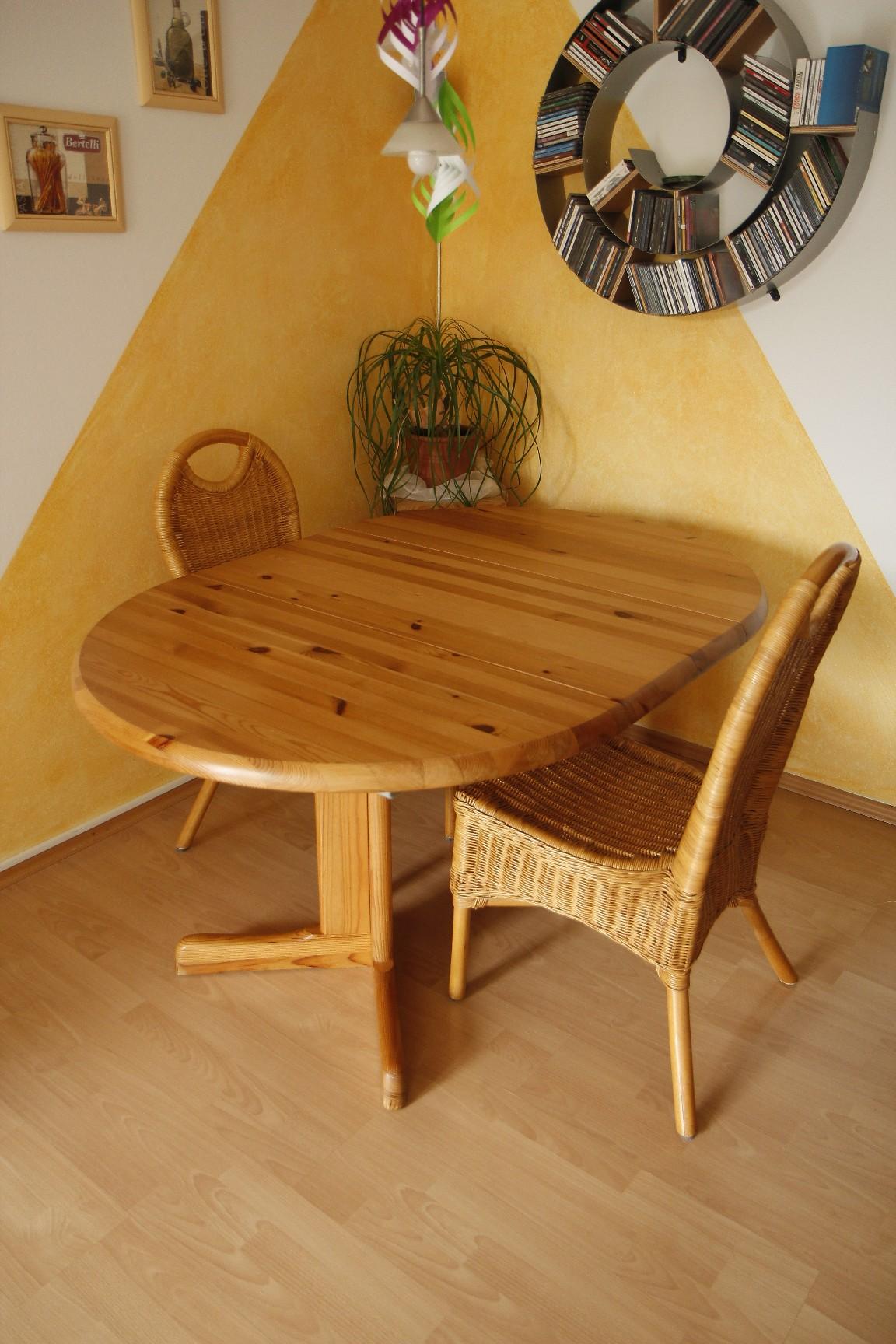 Esstisch Massivholz mit 2 Stühlen in 90530 Wendelstein für 50,00 € zum