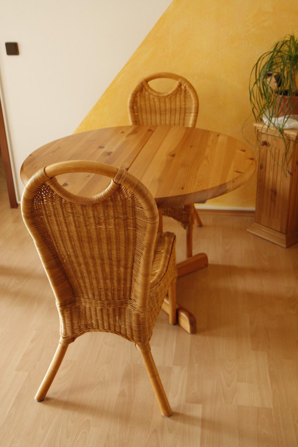 Esstisch Massivholz mit 2 Stühlen in 90530 Wendelstein für ...