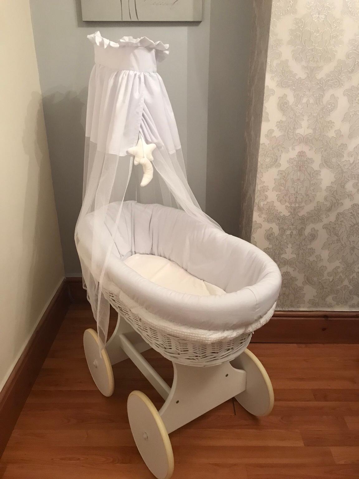 BEDDING CHASSIS DRAPE 2 COLOURS PINK WICKER MOSES BASKET BIG WHEELS