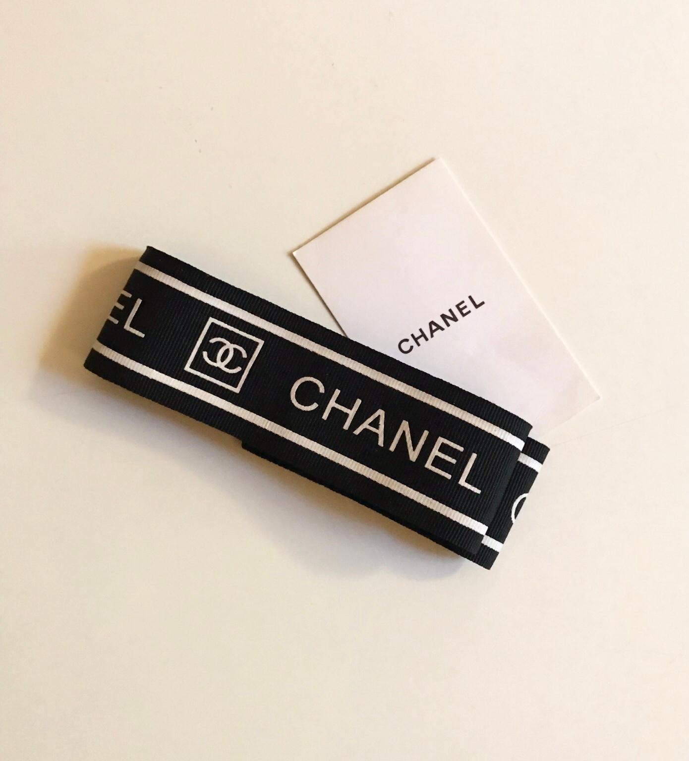 Chanel fascia logo VIP GIFT!😍 NEW in 20900 Monza for €80.00 for sale |  Shpock