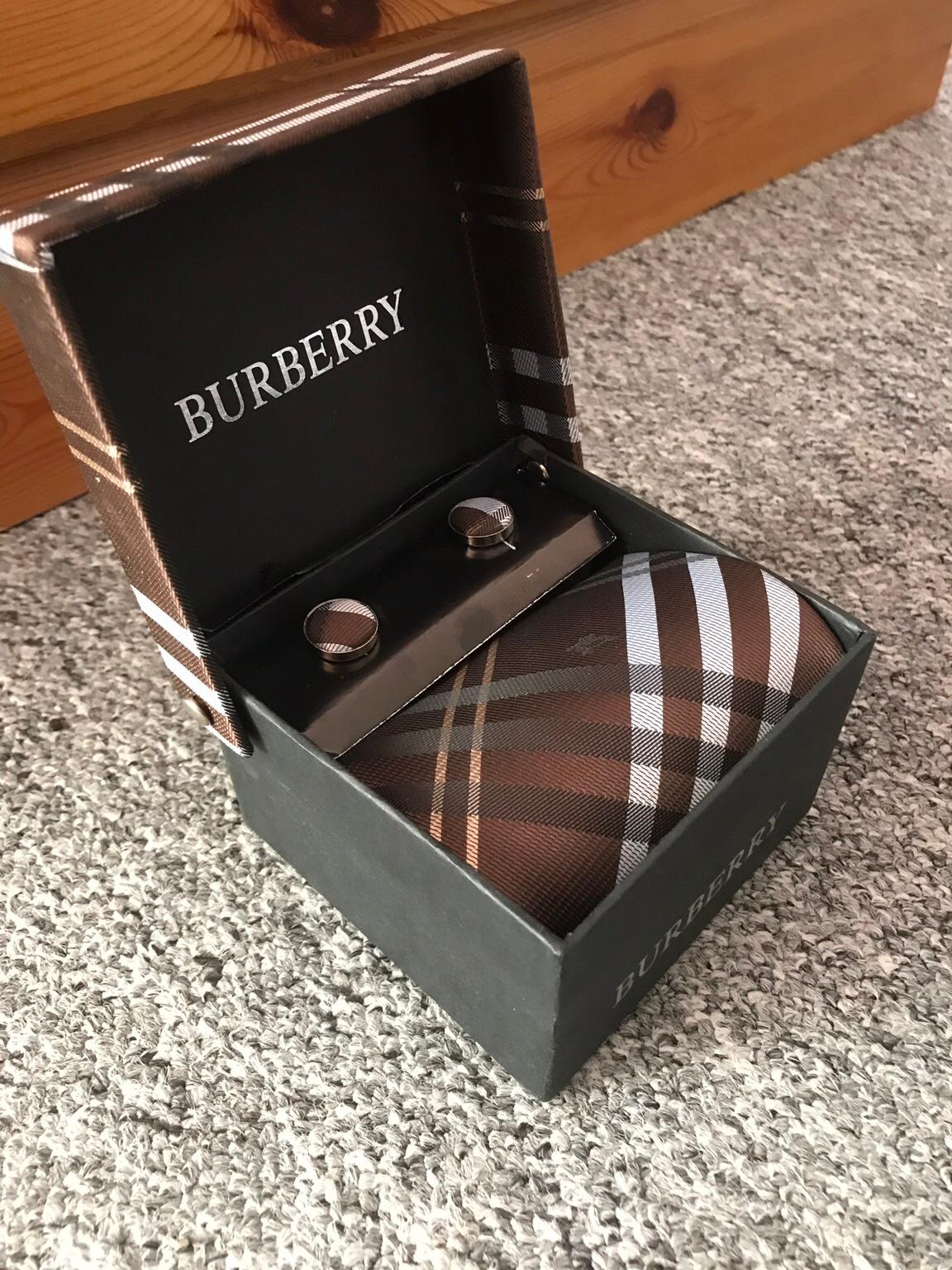 burberry tie and pocket square set