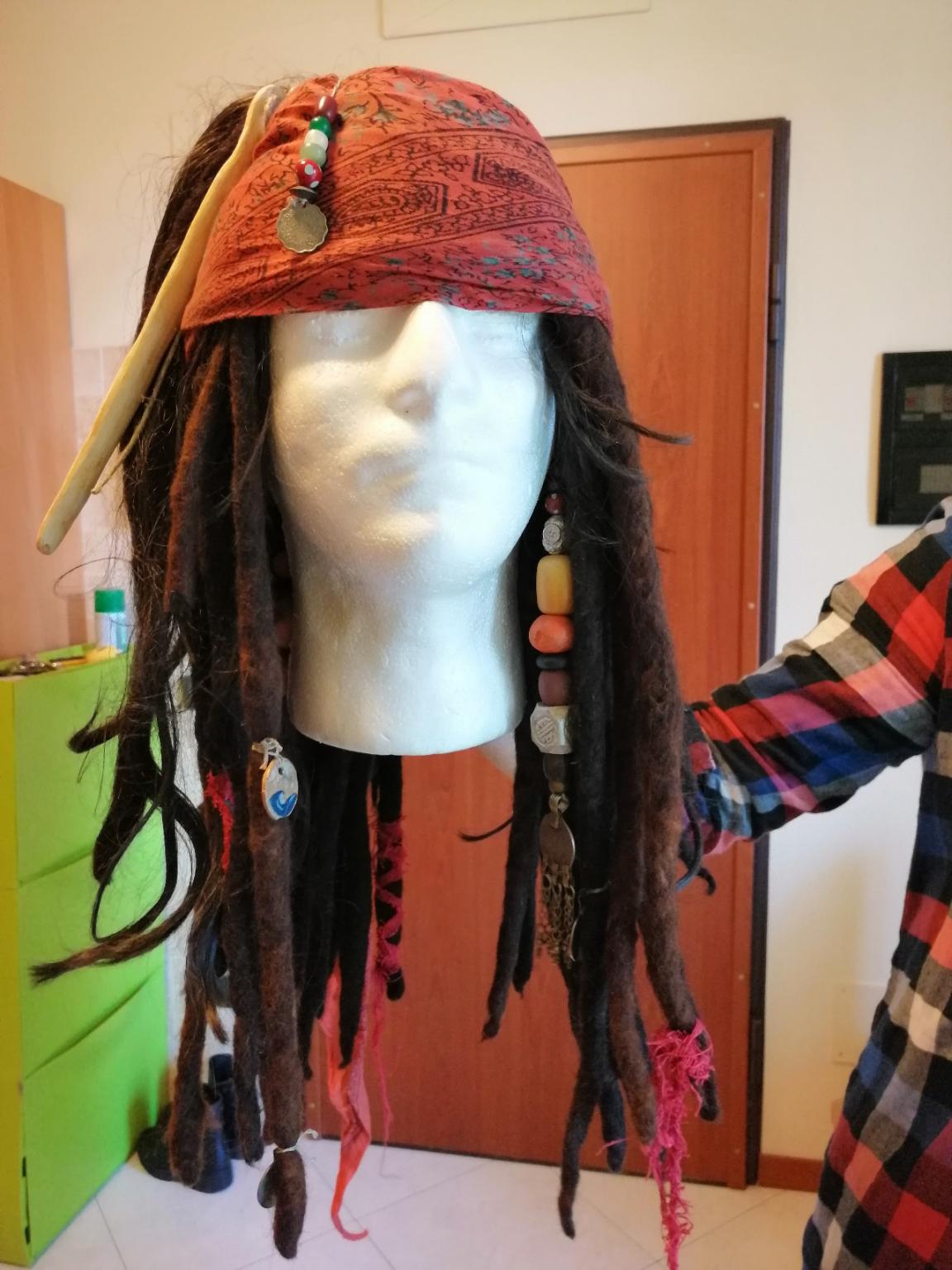 Parrucca di Jack Sparrow, replica Originale in 20056 Pozzo d'Adda für €  160,00 zum Verkauf | Shpock AT