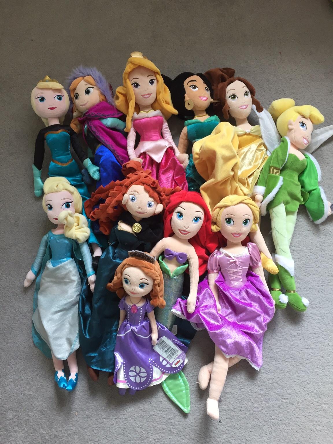 Disney store princess plush dolls in Wakefield for £8.00