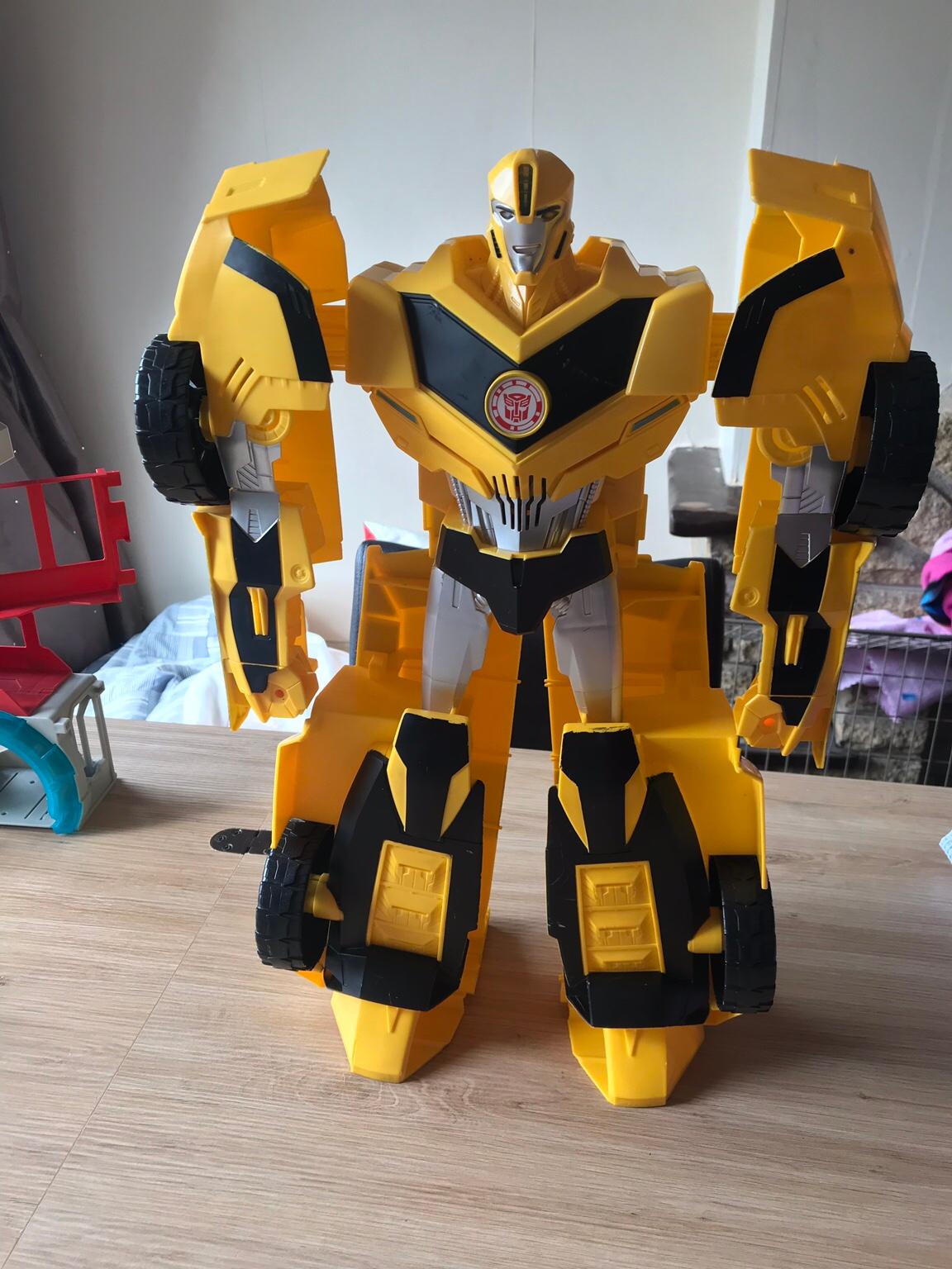 large transformer bumblebee toy
