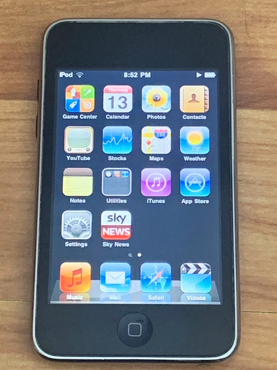 IPOD TOUCH 2nd Generation 8GB. in Stoke-on-Trent for £10.00 for sale