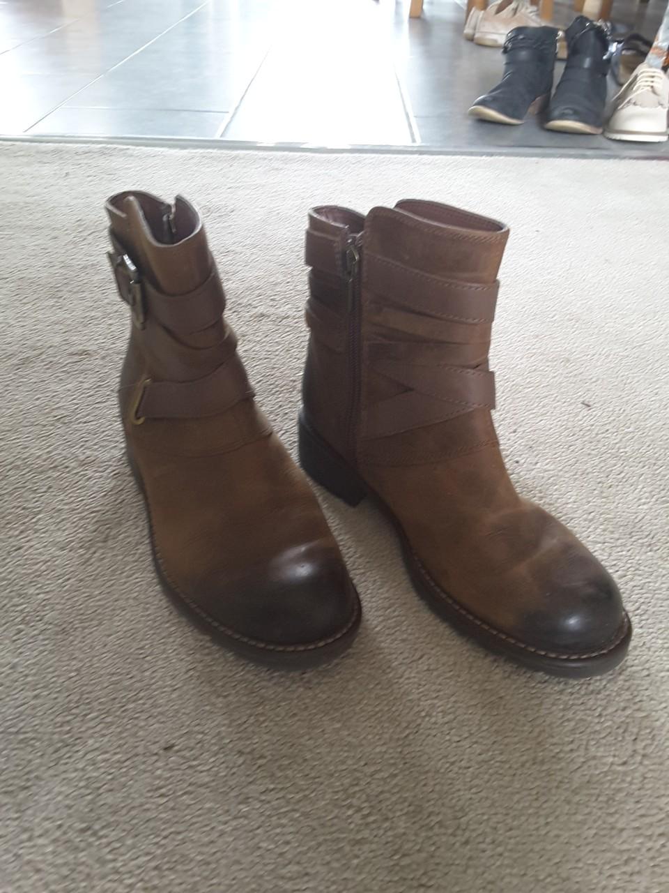 clarks ankle boots size 5