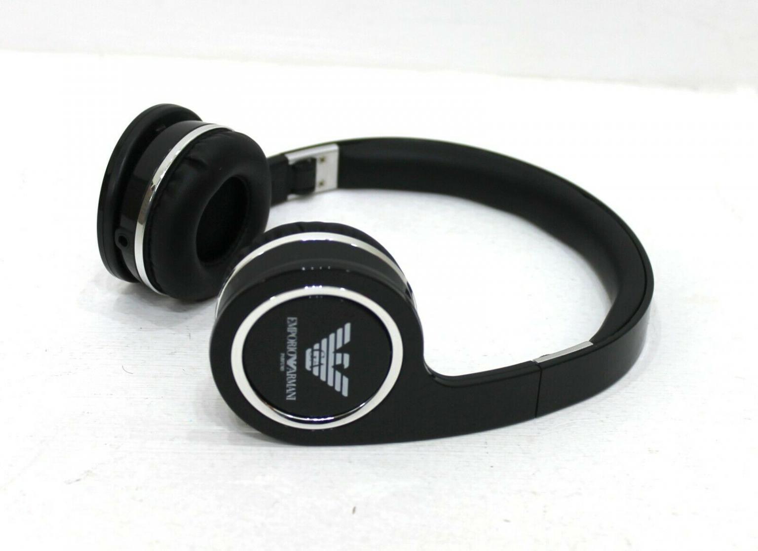 Emporio Armani Black Headphones in CO15 