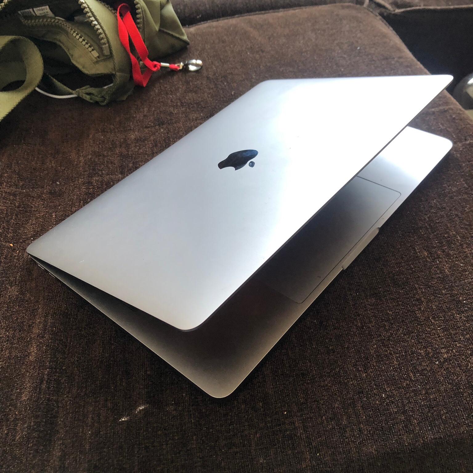 macbook pro 2017 256gb SSD in LE1 Leicester for £800.00 for sale | Shpock