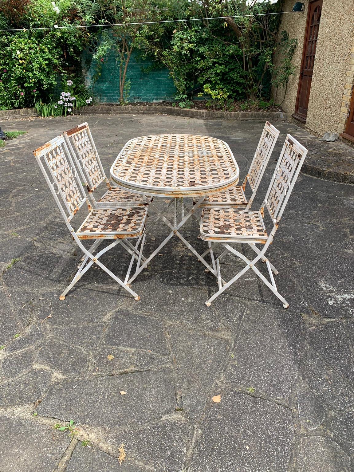 Metal garden table and chairs in UB10 Hillingdon for £15.00 for sale