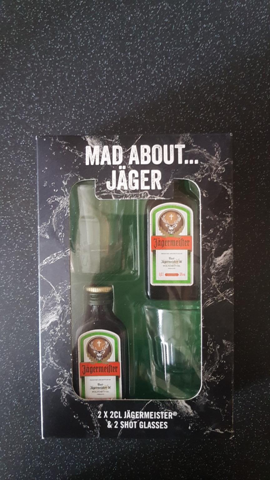 Jagermeister Gift Set Containing 2 x 2cl Jagermeister /& 2 Shot Glasses