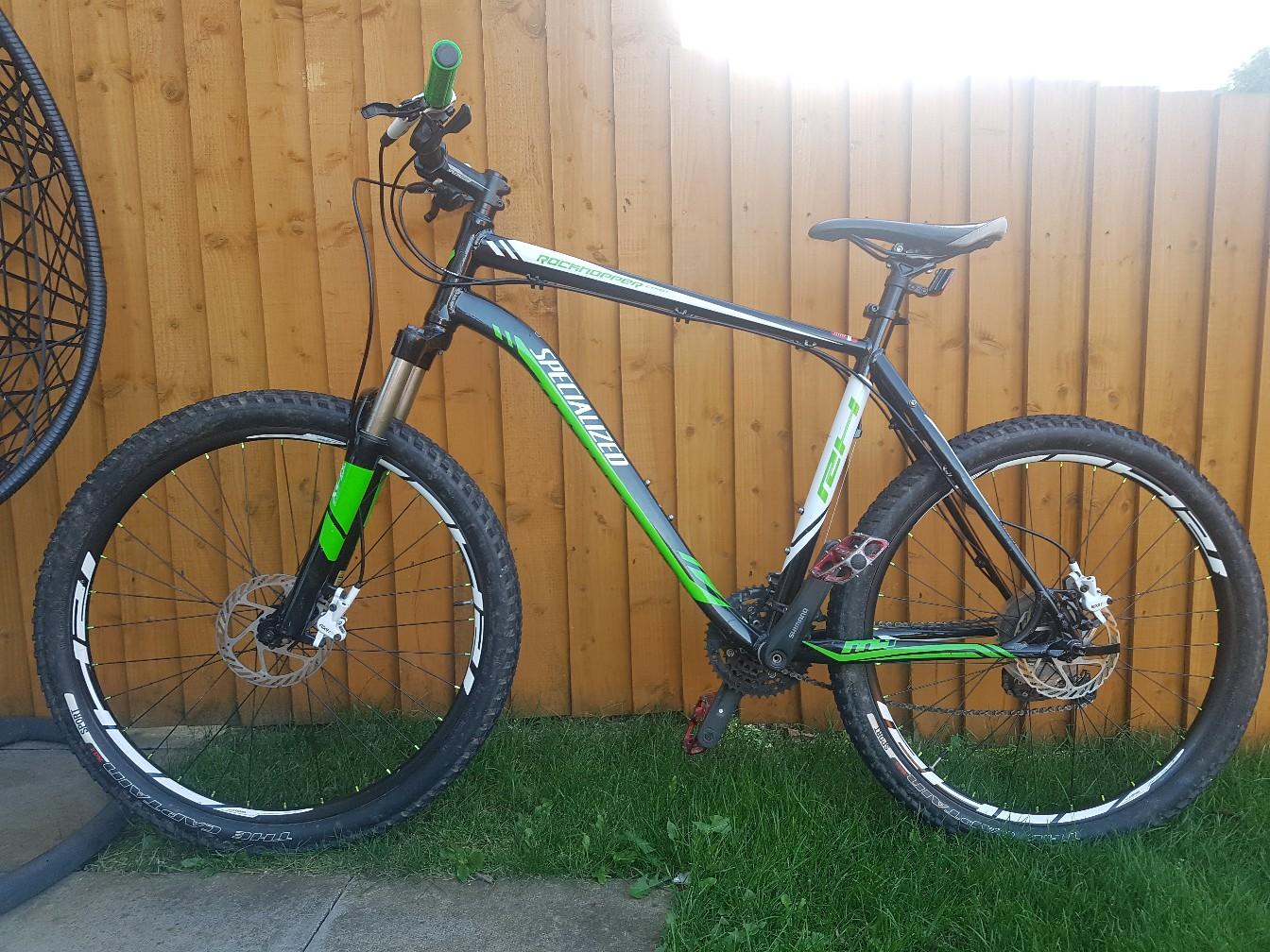specialized rockhopper black and green