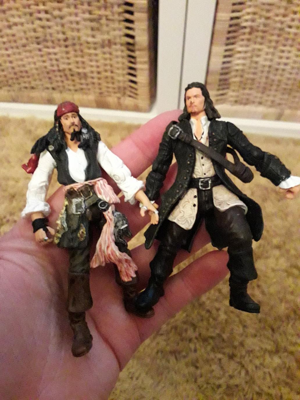pirates of the caribbean figures collectables