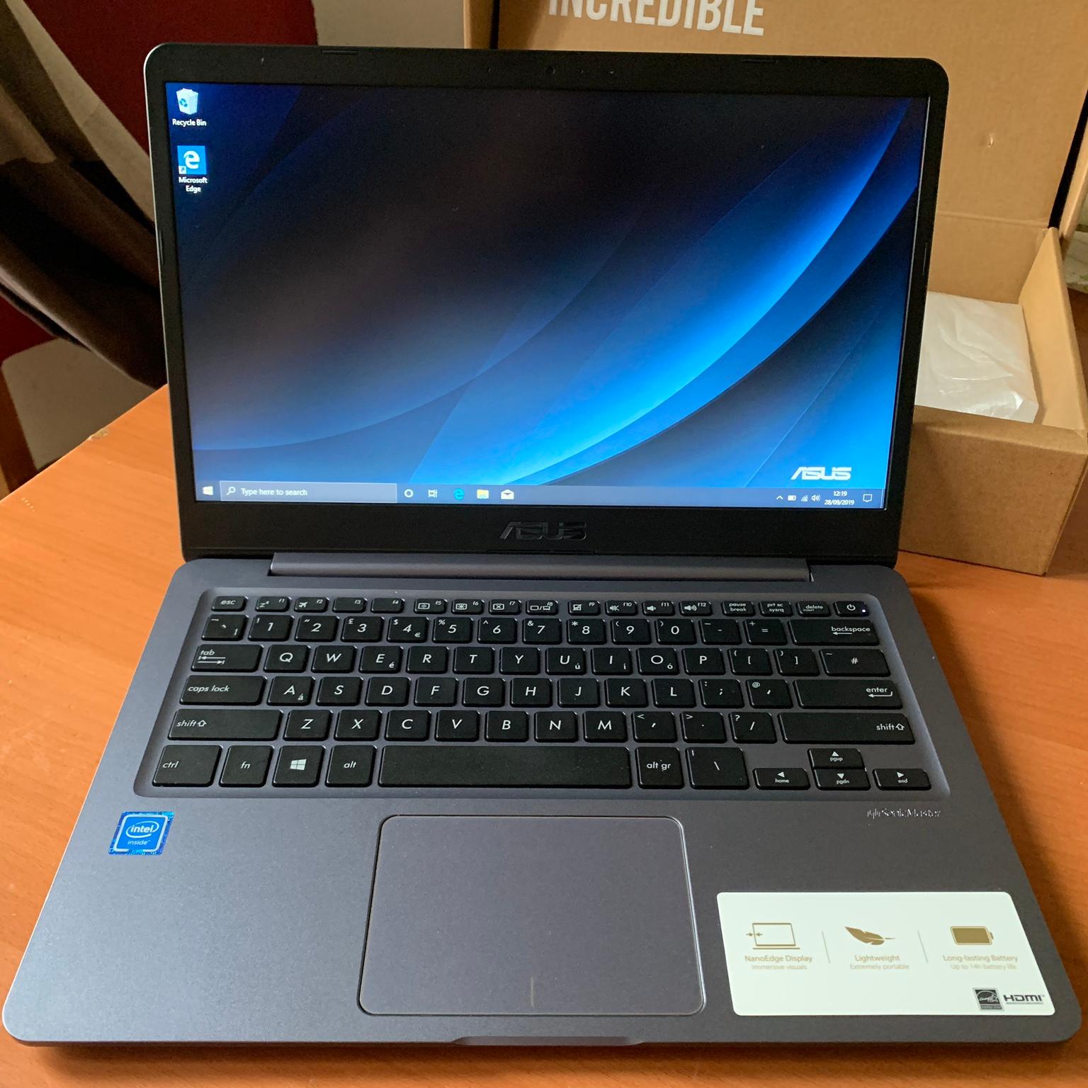 ASUS E406MA 14” Windows 10 Laptop Cloudbook in N21 London Borough of