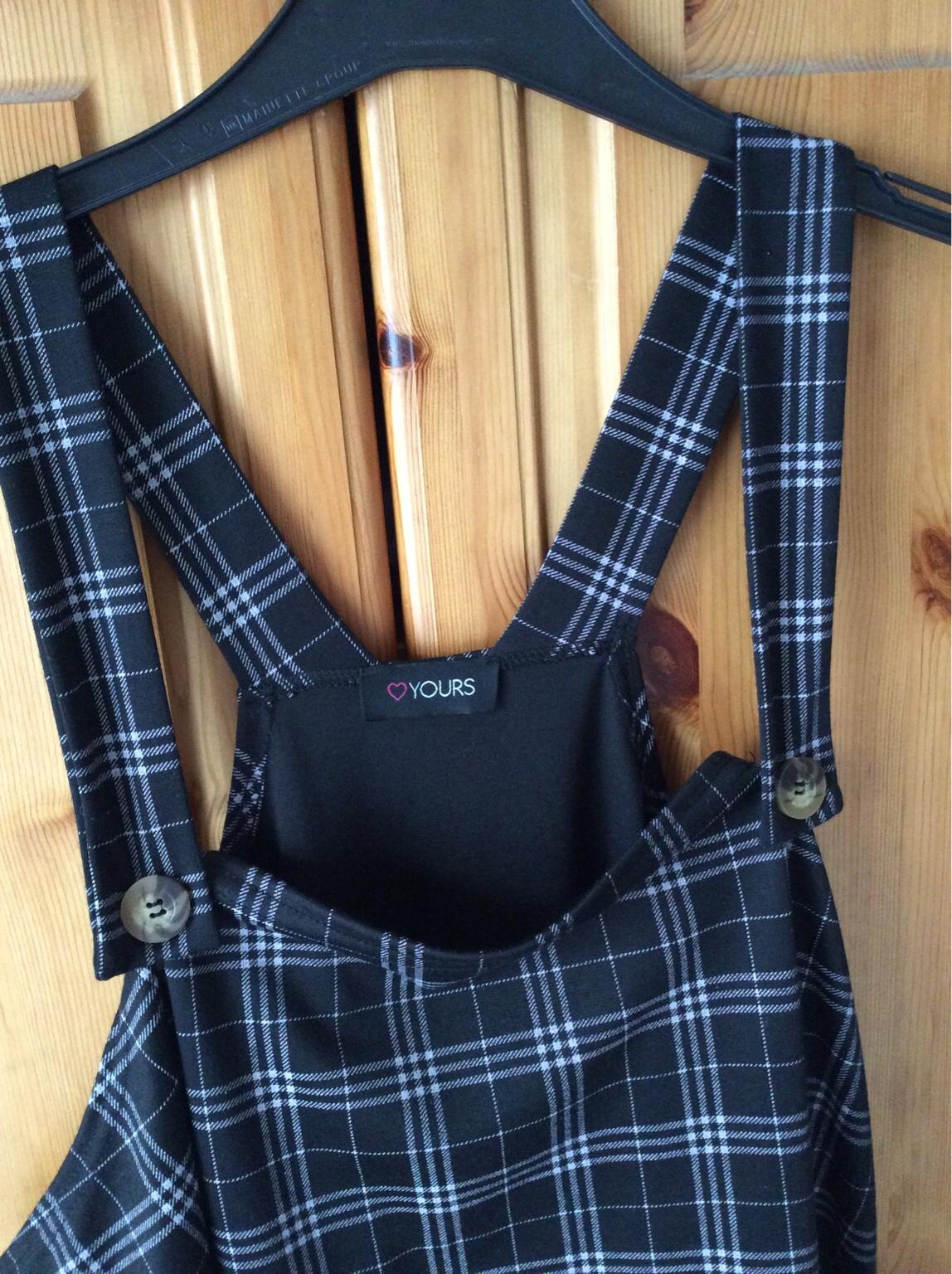 black pinafore dress size 22