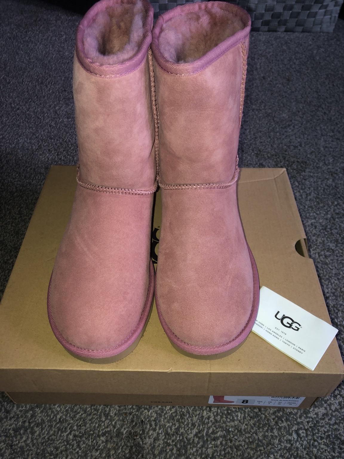Ladies genuine ugg boots size 6 in 