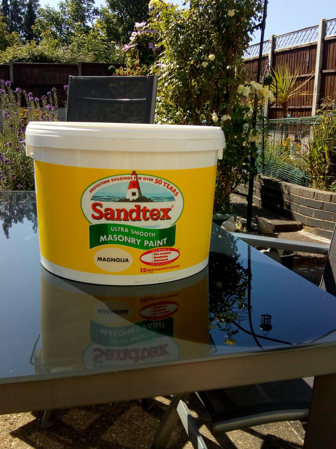 Sandtex Ultra smooth Masonary paint in WR5 Worcester for £17.00 for