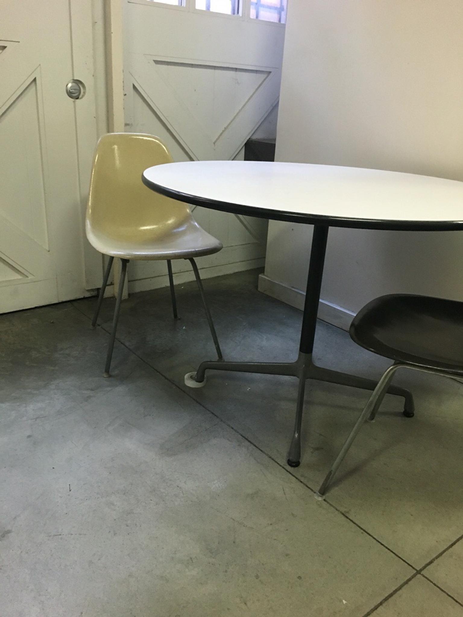 Herman Miller Table And Or Chairs In 91030 South Pasadena Fur