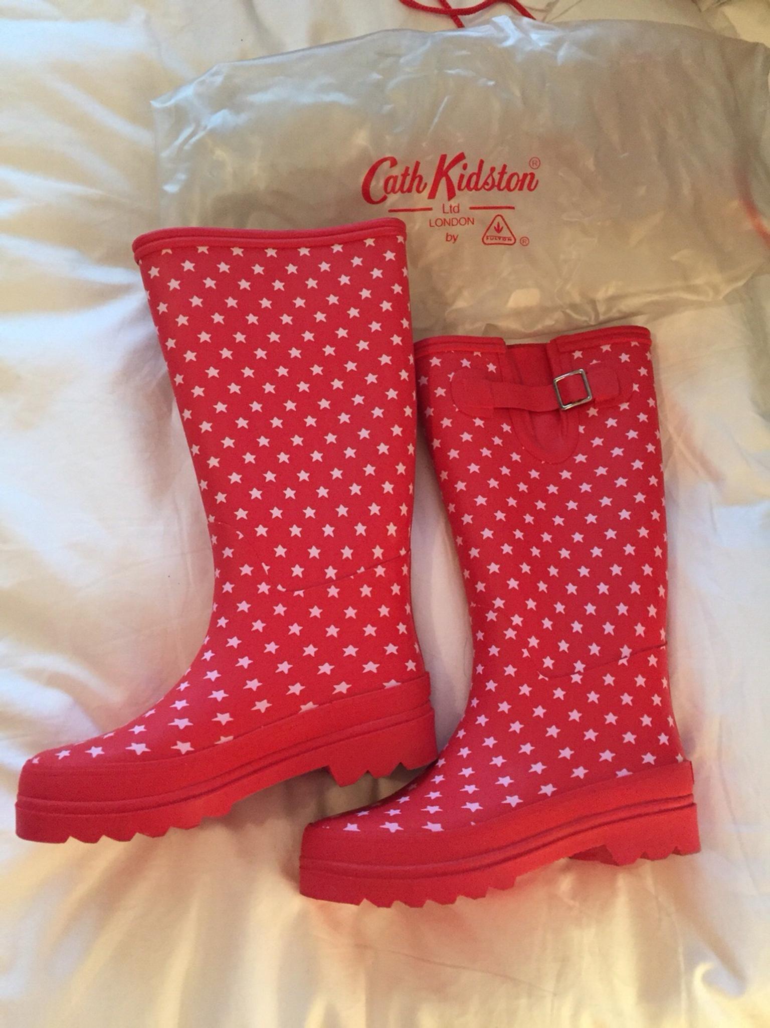 Cath Kidston Size 5 Red Wellies in SW17 