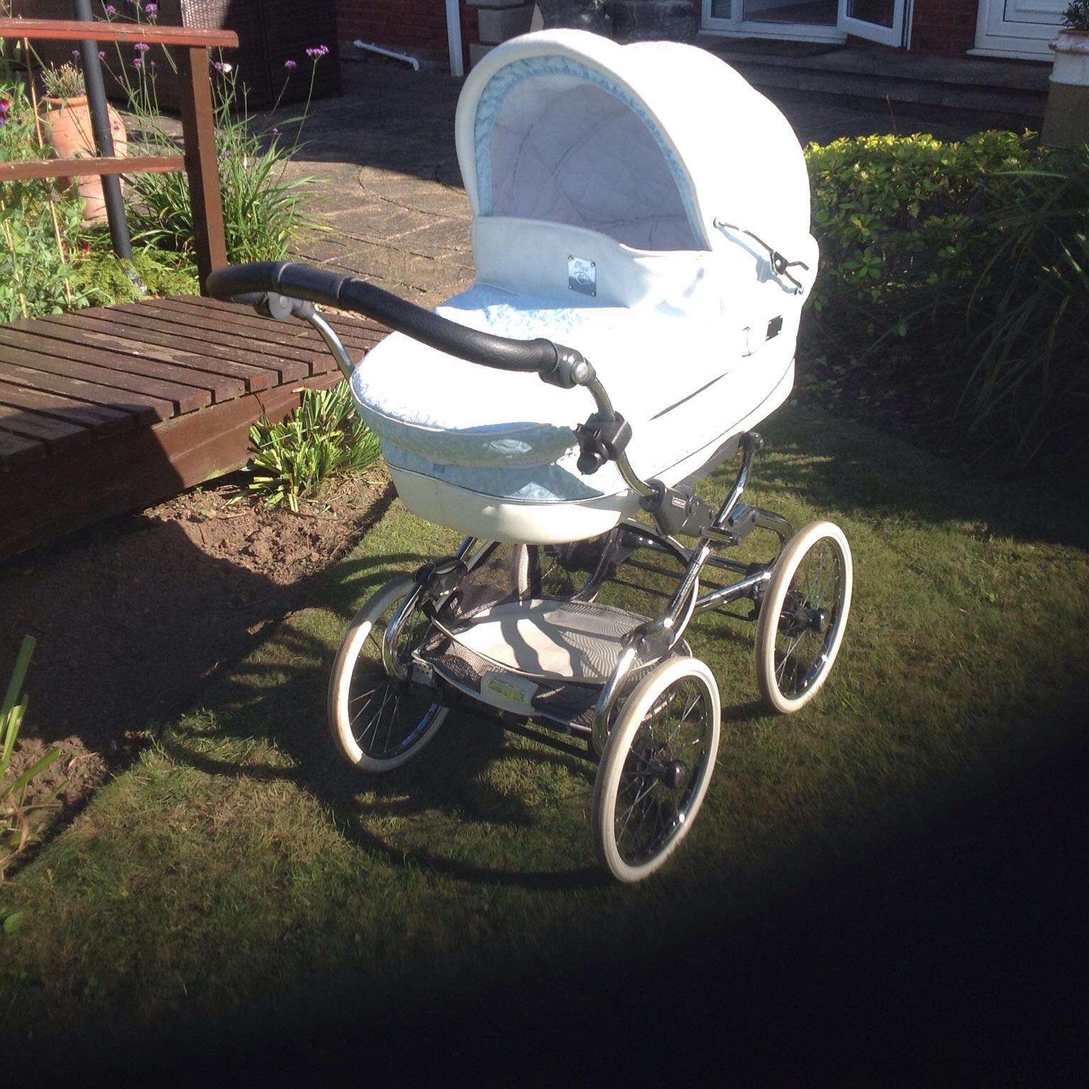 pushchair with suspension