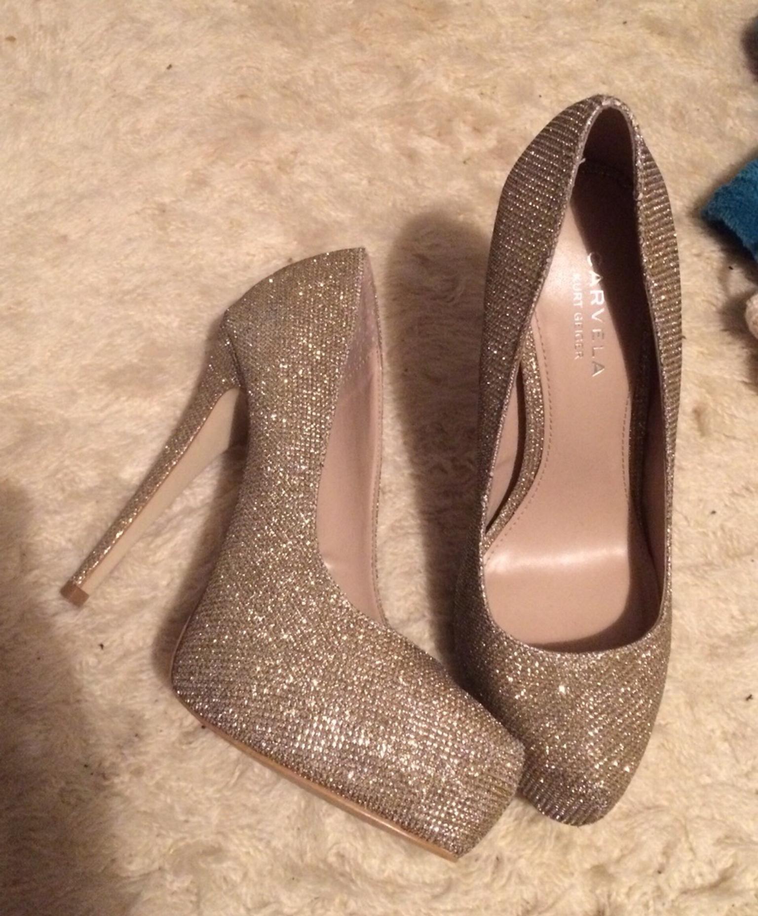 gold carvela heels