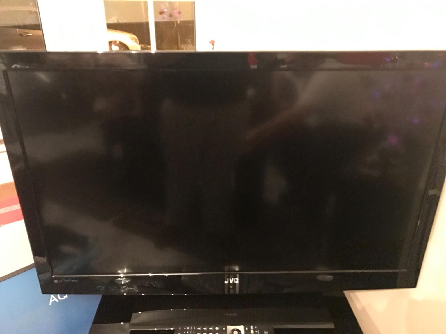 Jvc 40 Inch Lcd Tv And Stand In Basildon For 100 00 For Sale Shpock