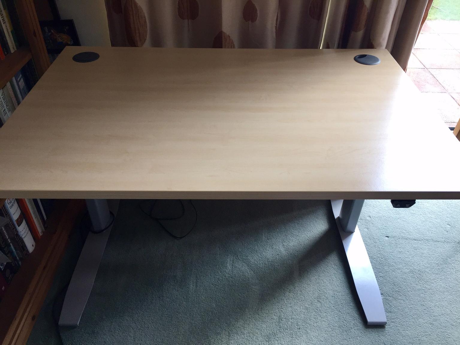 Desk By Sven Height Adjustable In Tw18 Thames Fur 300 00 Zum