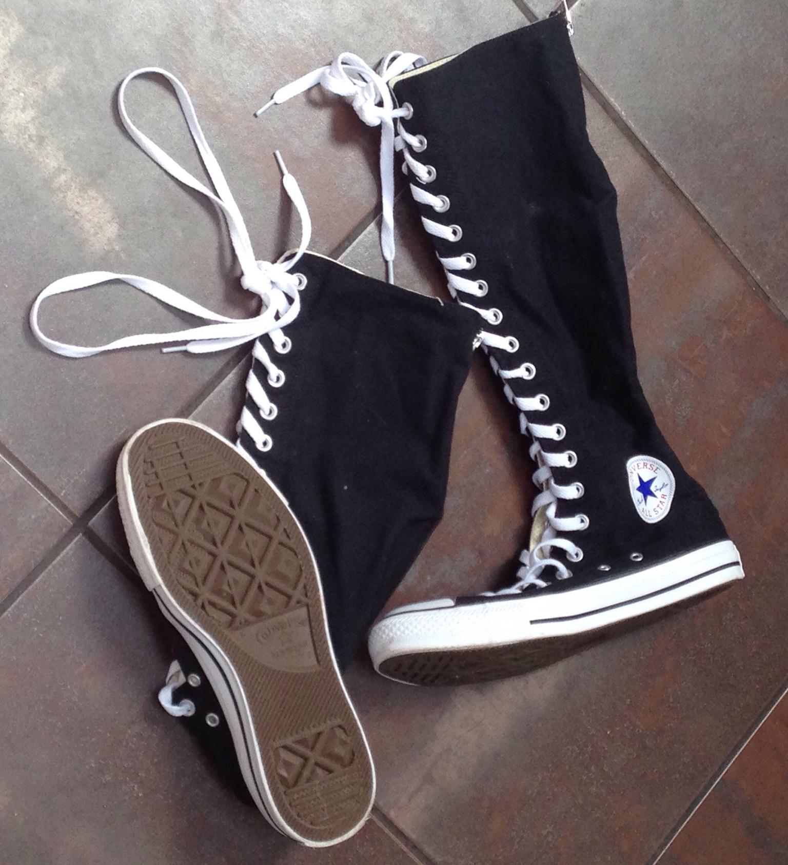 converse boots knee