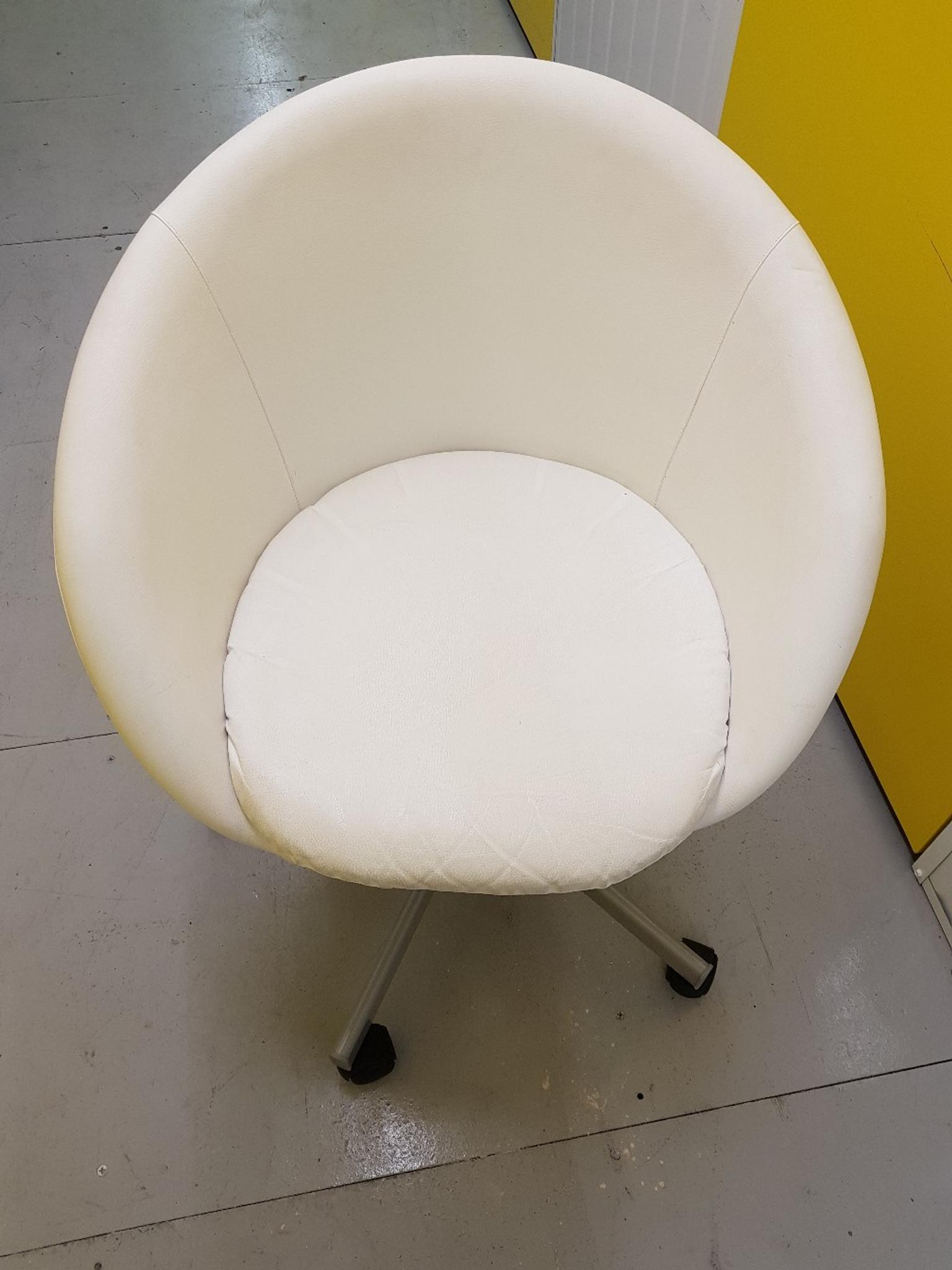 White Ikea Skruvsra Round Office Chair In B33 Birmingham Fur 30 00 Zum Verkauf Shpock De