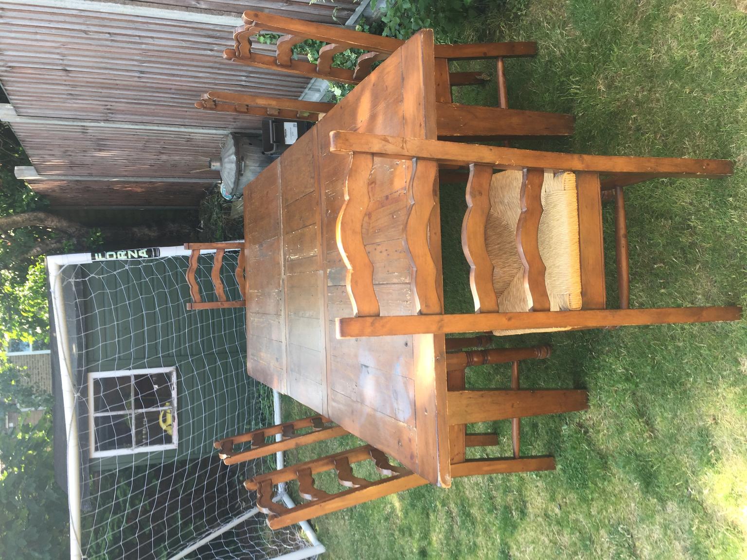 Dining Table And Six Chairs In N2 London Fur 150 00 Zum Verkauf Shpock De