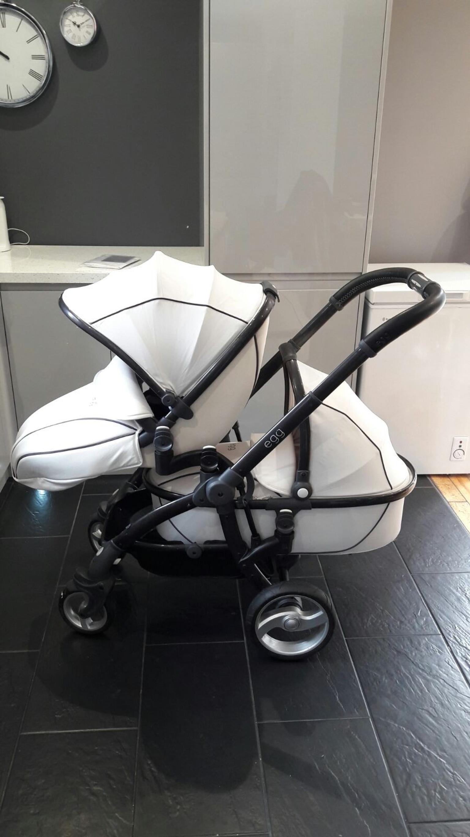 egg double pram with carrycot
