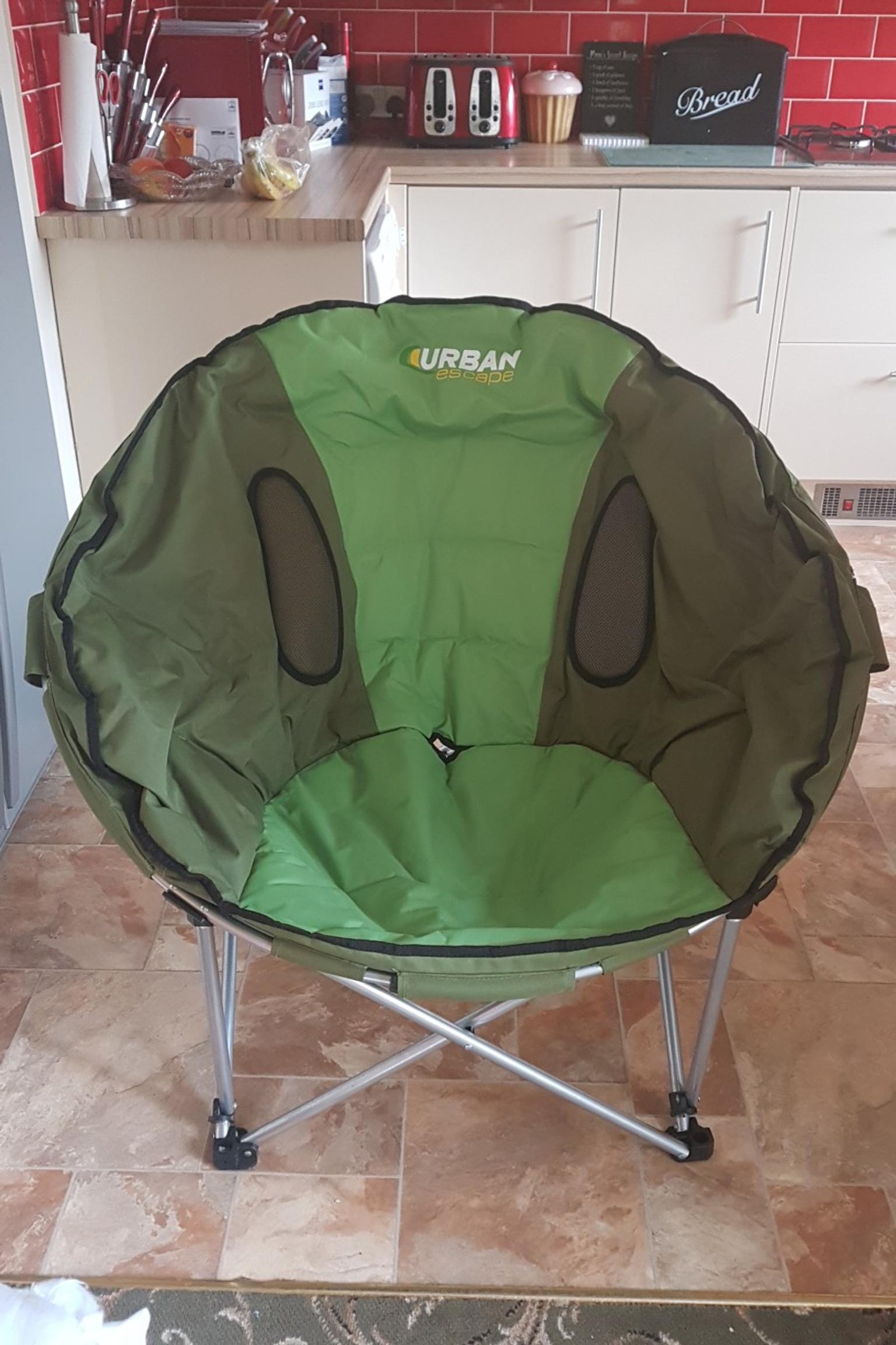 2 chairs Urban escape camping moon chair in HP1 Hempstead for £40.00