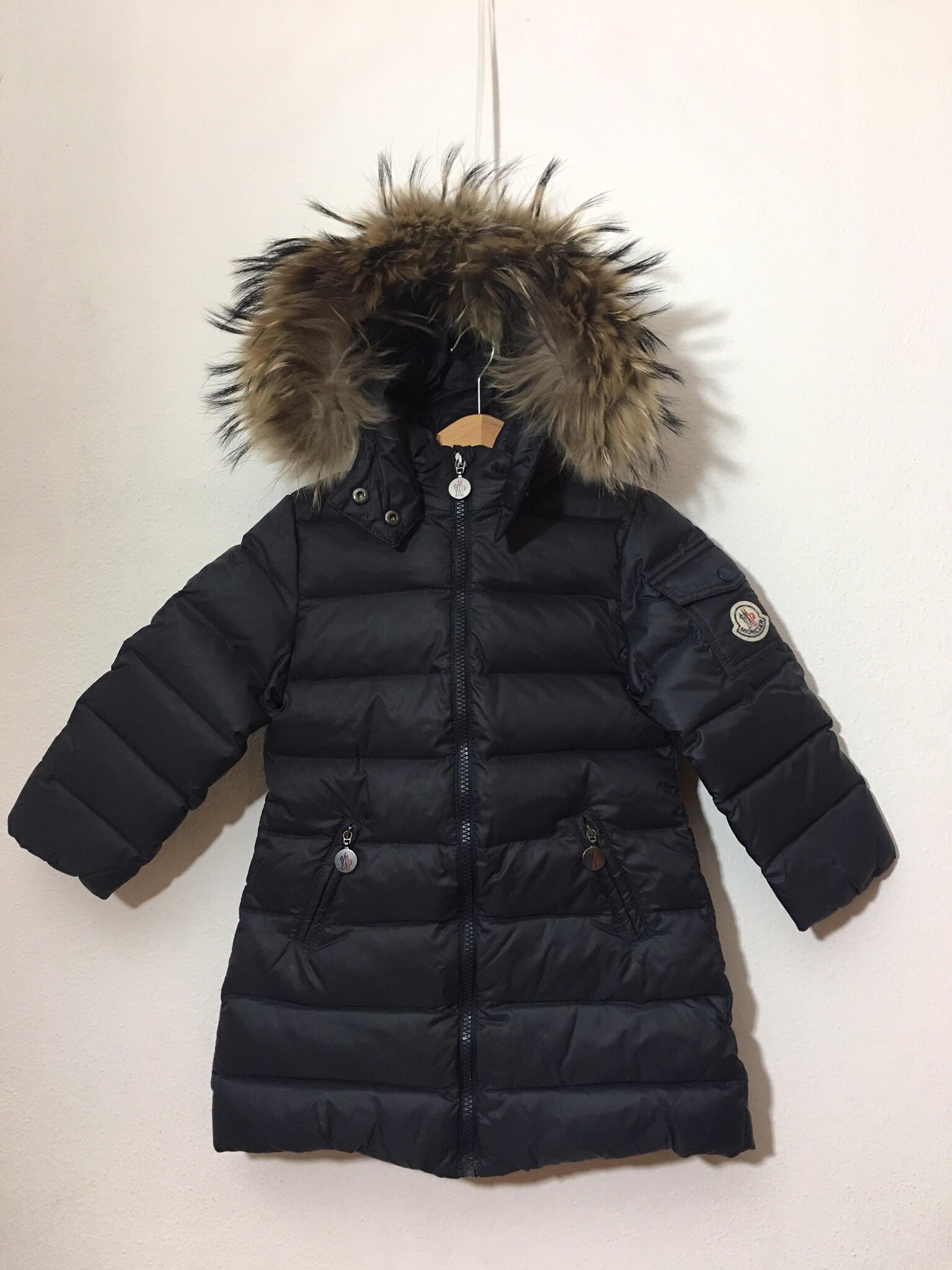 CAPPOTTO MONCLER BAMBINA 3 anni in 20124 Milano for €120.00 for sale |  Shpock