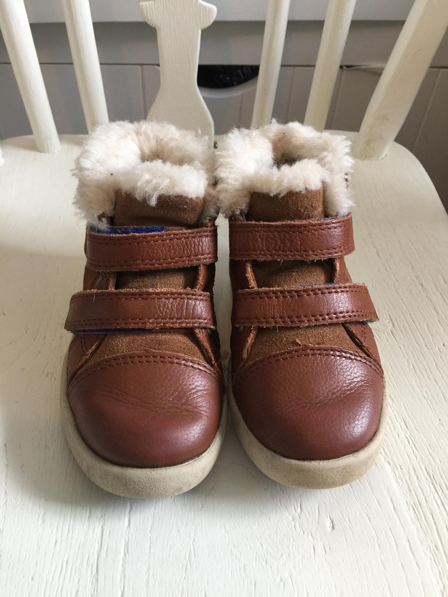ugg boots size 6 toddler