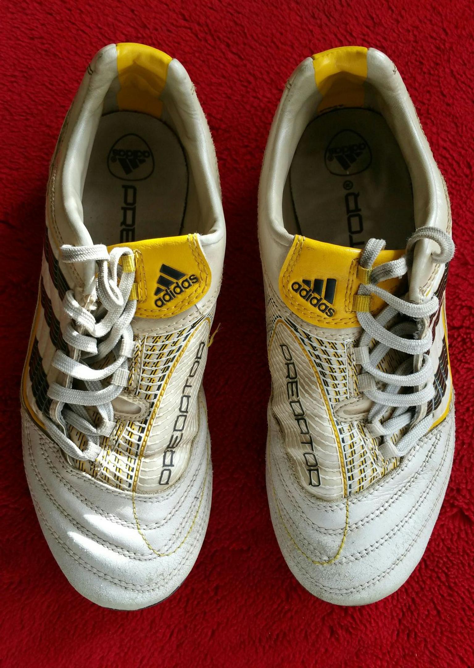 gold football boots size 3