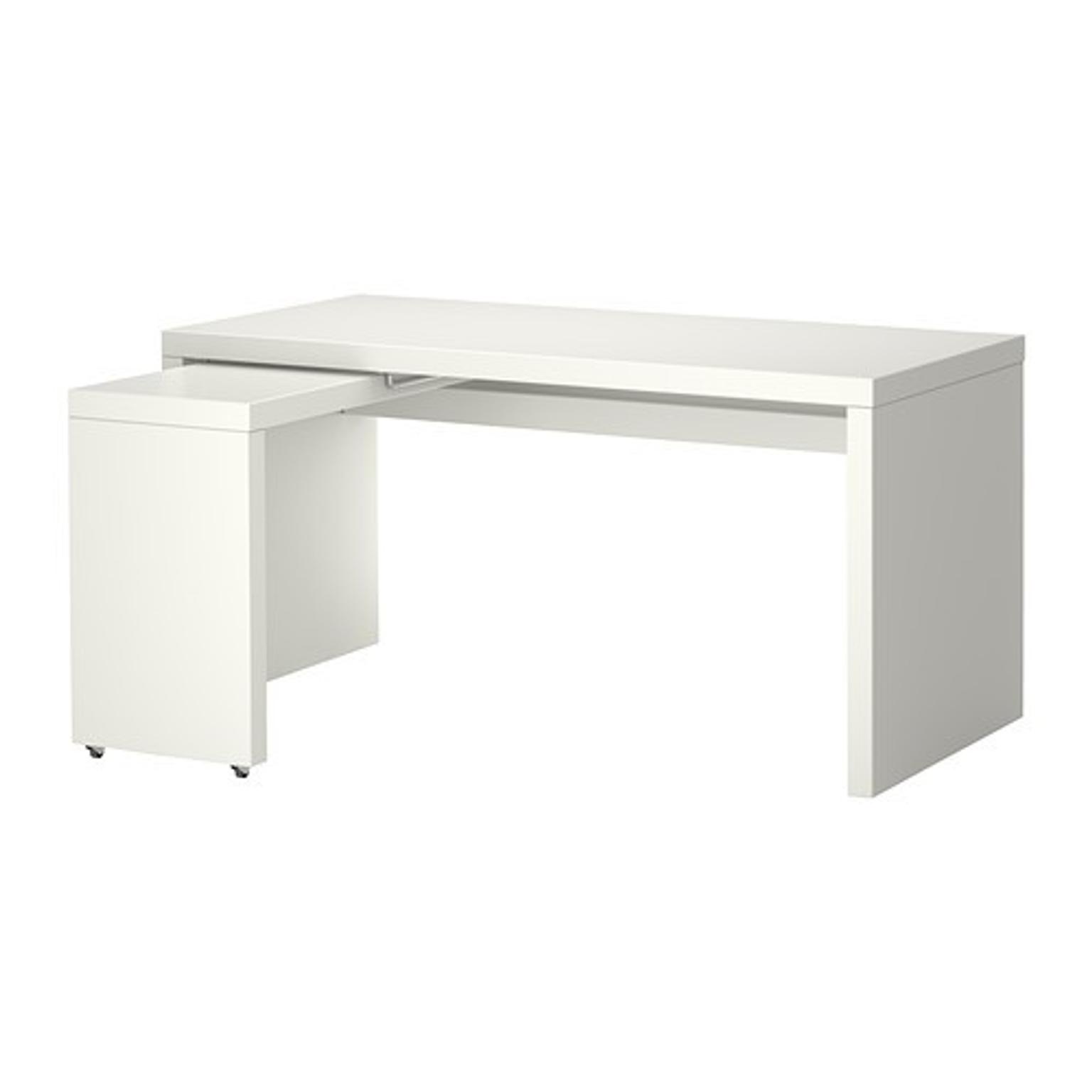 Ikea Malm White Desk In Ss17 Hope Fur 25 00 Zum Verkauf Shpock De