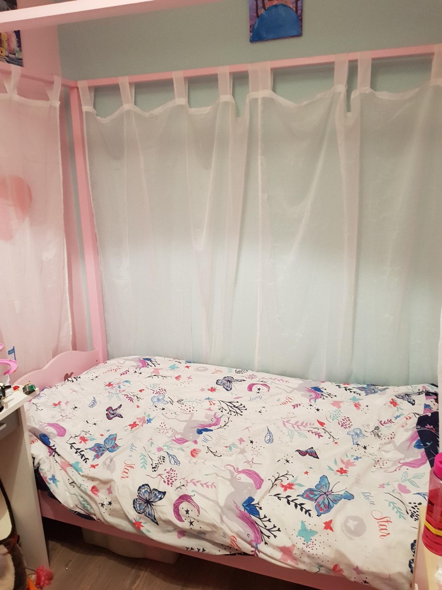 little girl 4 poster bed