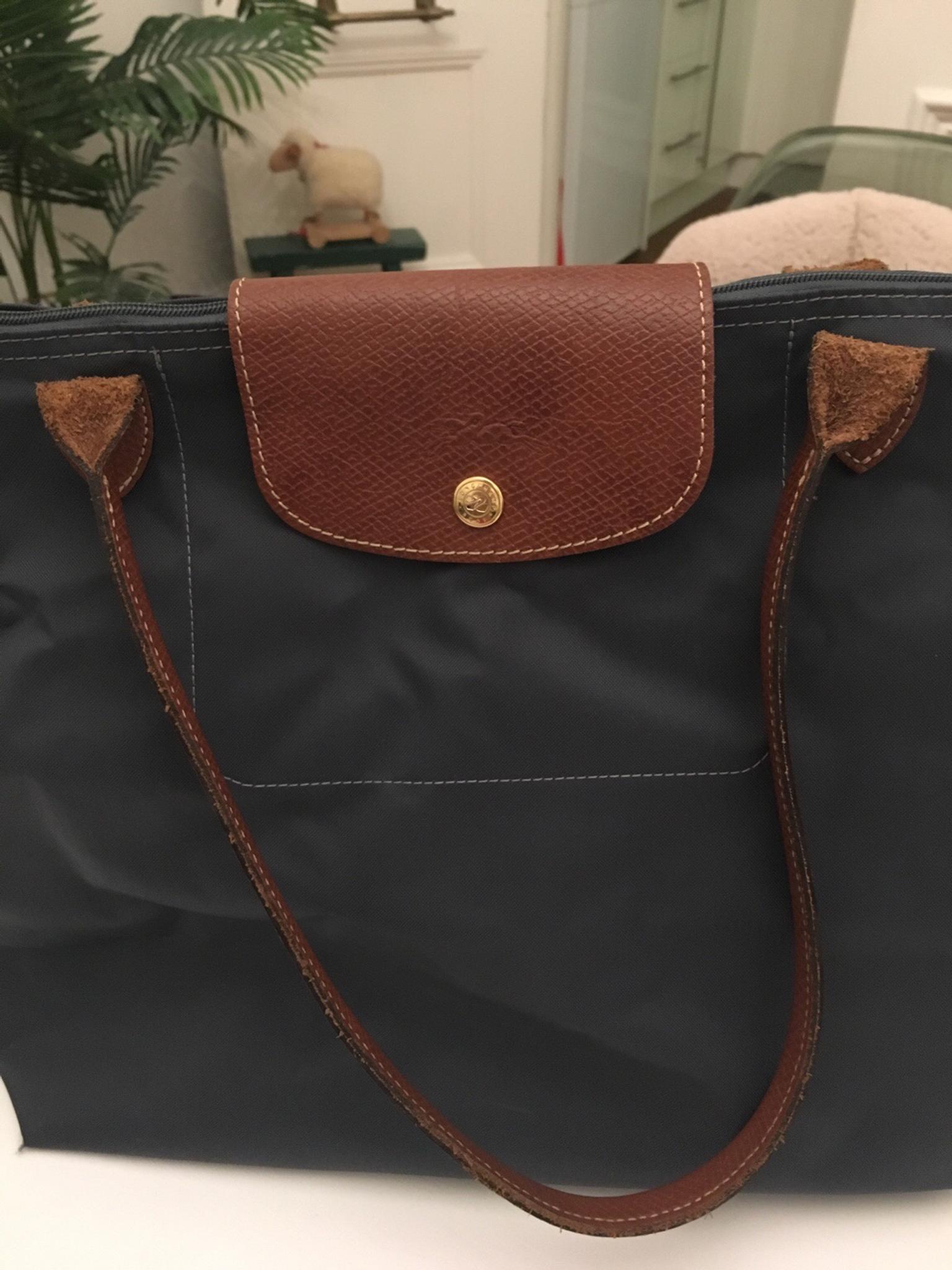 Second hand Longchamp bag in blue 