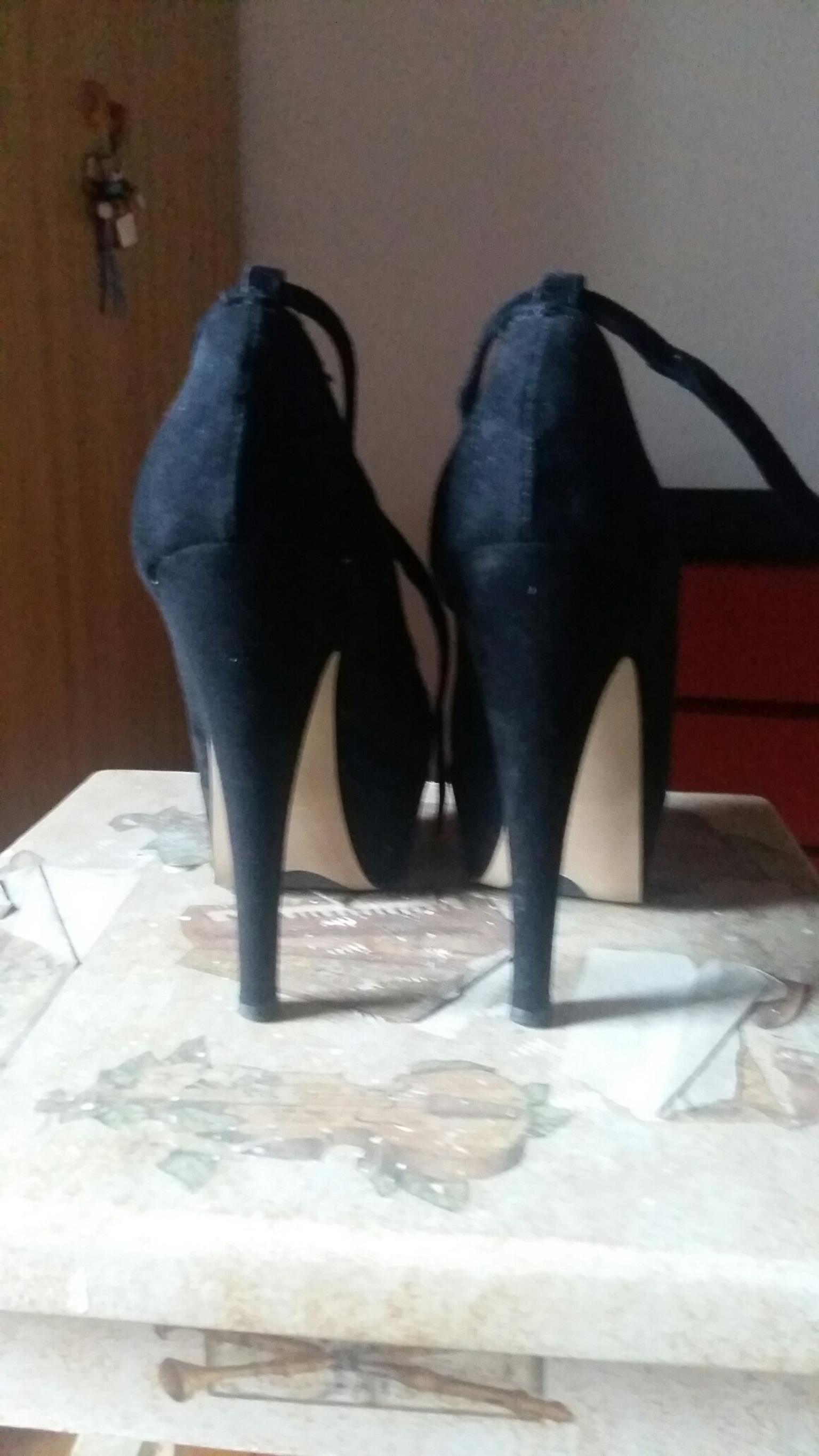 scarpe nere alte tacco