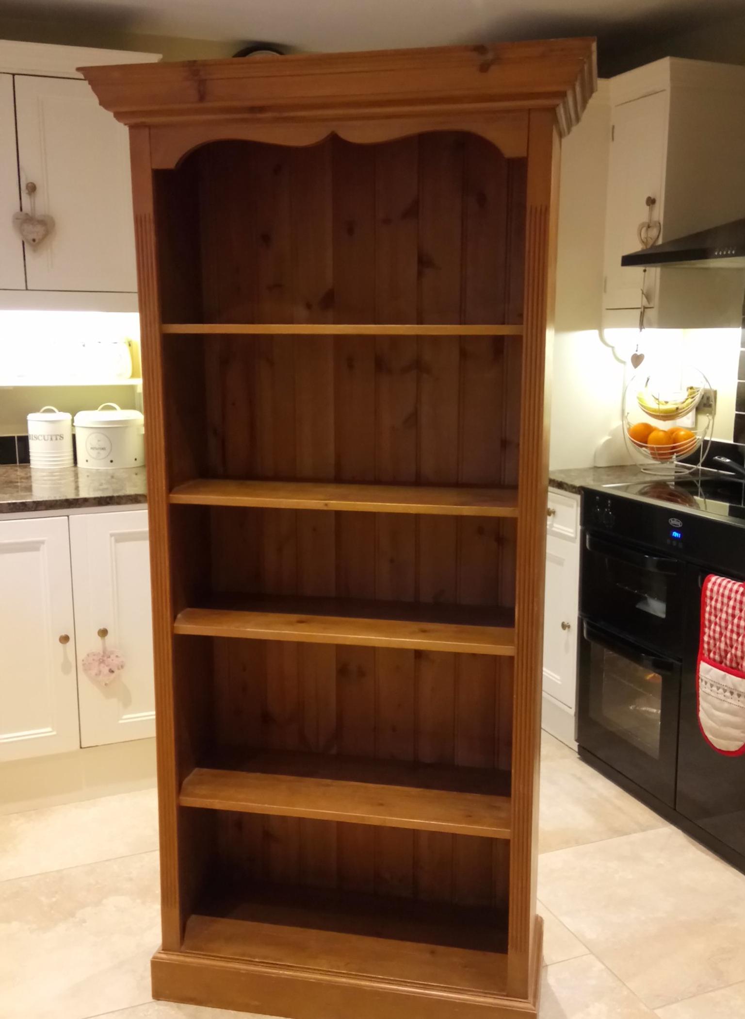Tall Solid Wood Bookcase In South Staffordshire Fur 60 00 Zum