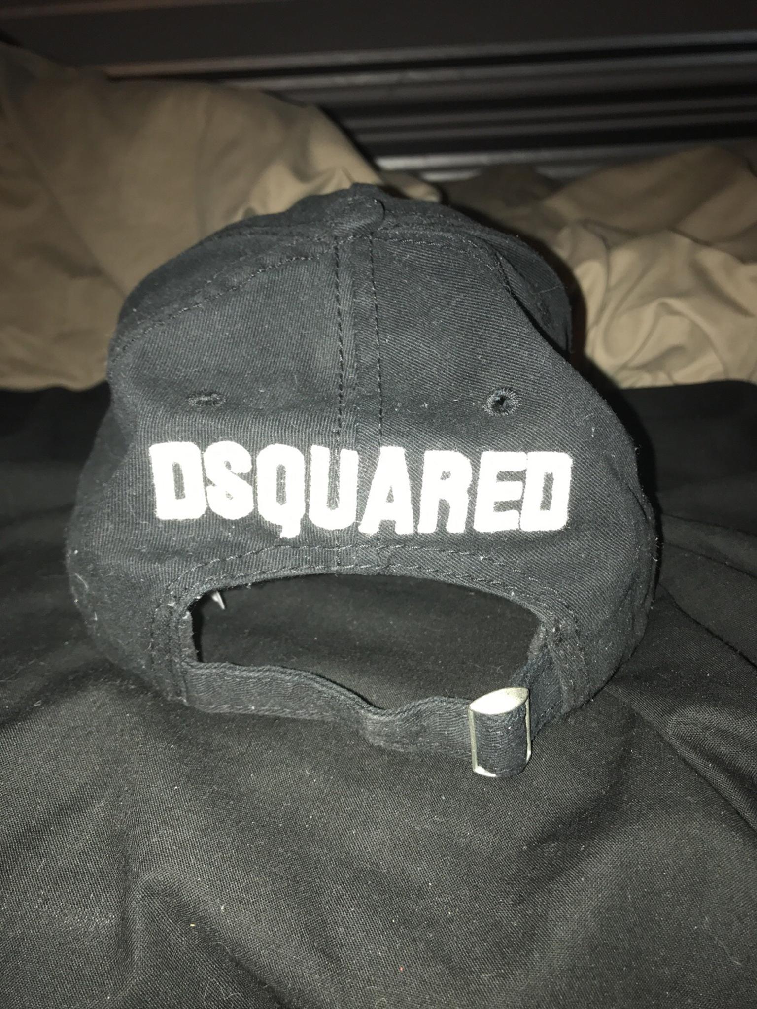 dsquared cap inside label