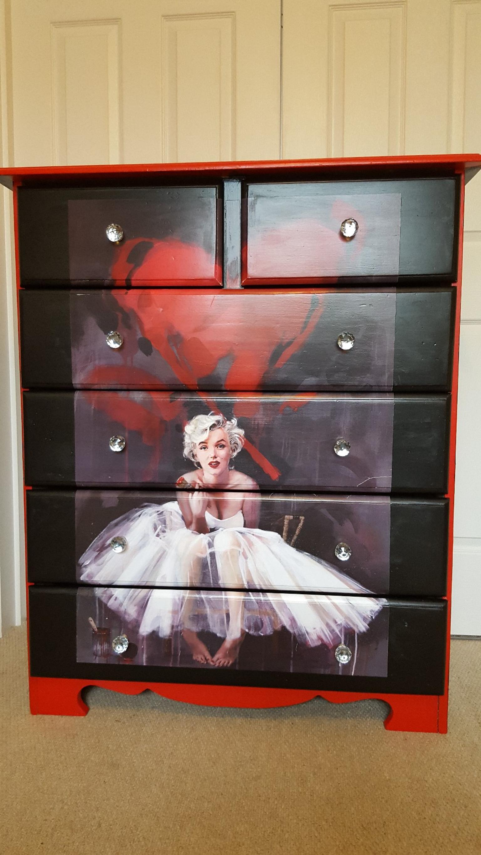 Marilyn Monroe Solid Pine Chest Of Drawers In Mk43 Moretaine For