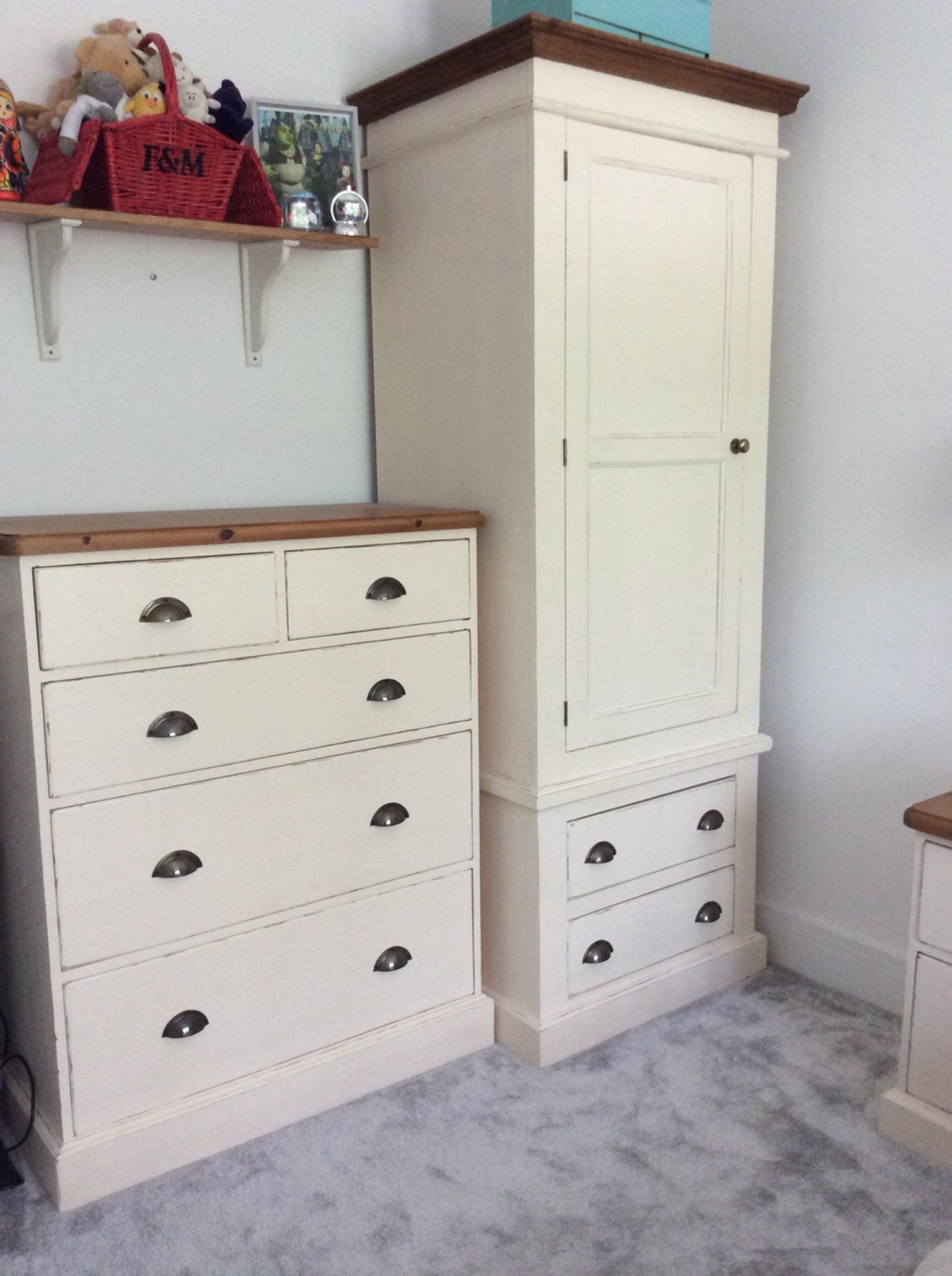 Shabby Chic Bedroom Furniture Set In Reigate And Banstead For