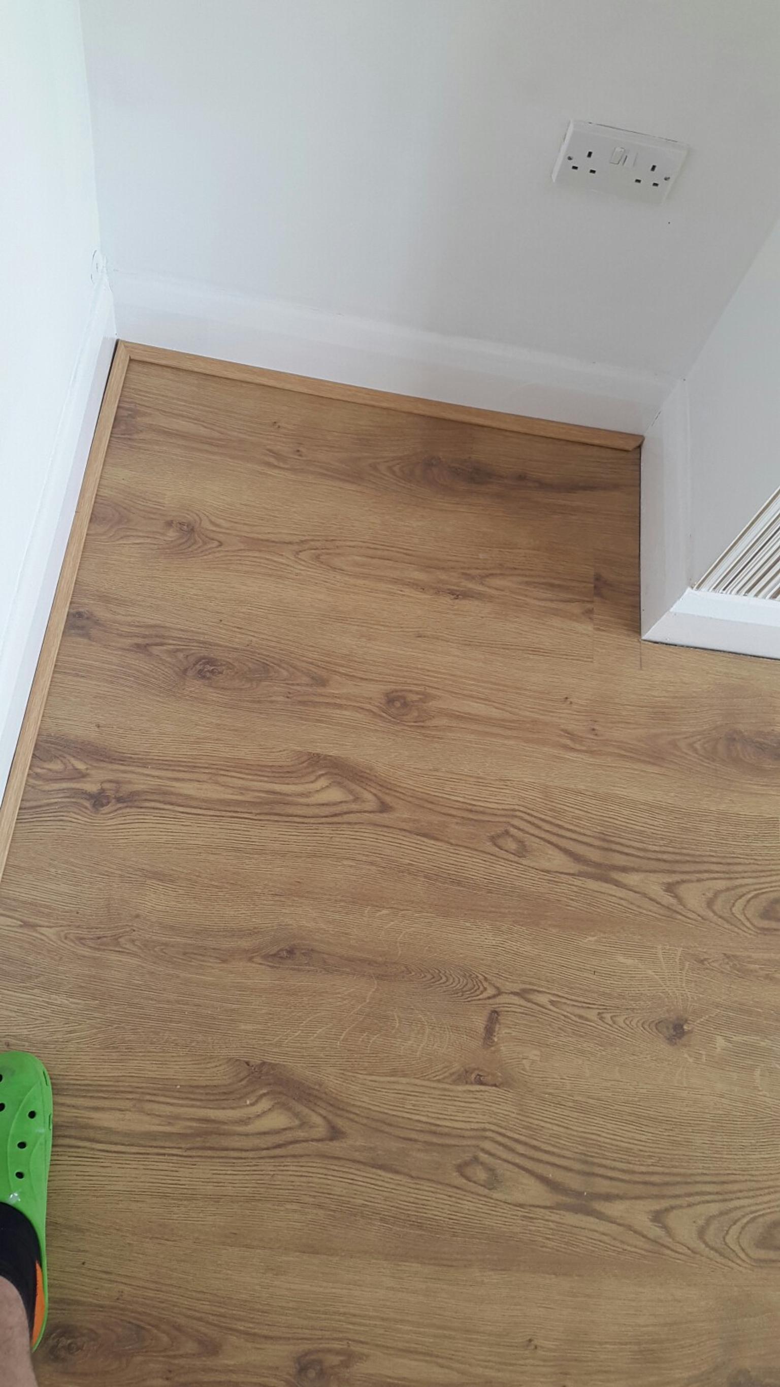 B Q Oak Effect Laminate Flooring And Beading In Se9 Greenwich For