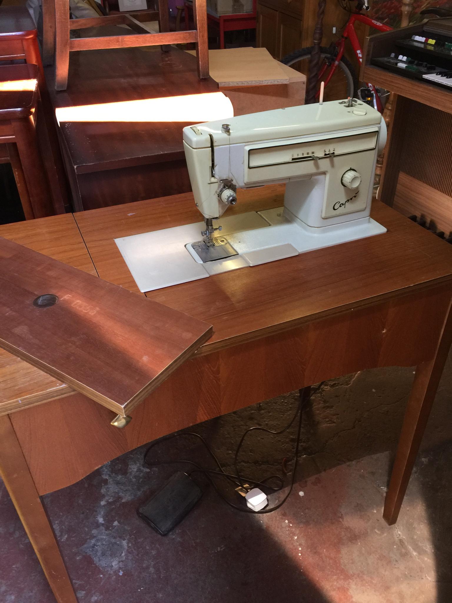 Singer Capri Sewing Machine In Table In Np4 Varteg Fur 65 00 Zum