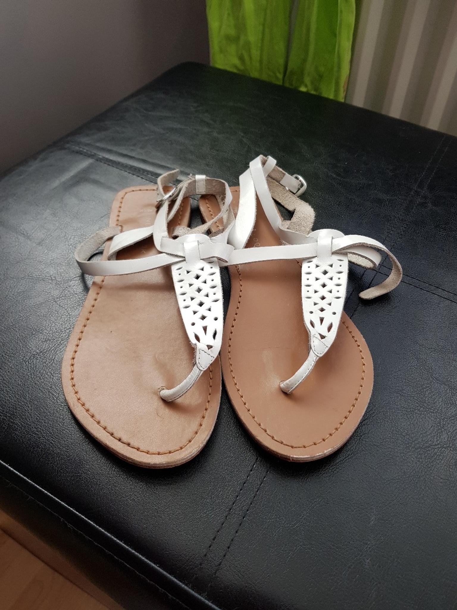 new look toe post sandals