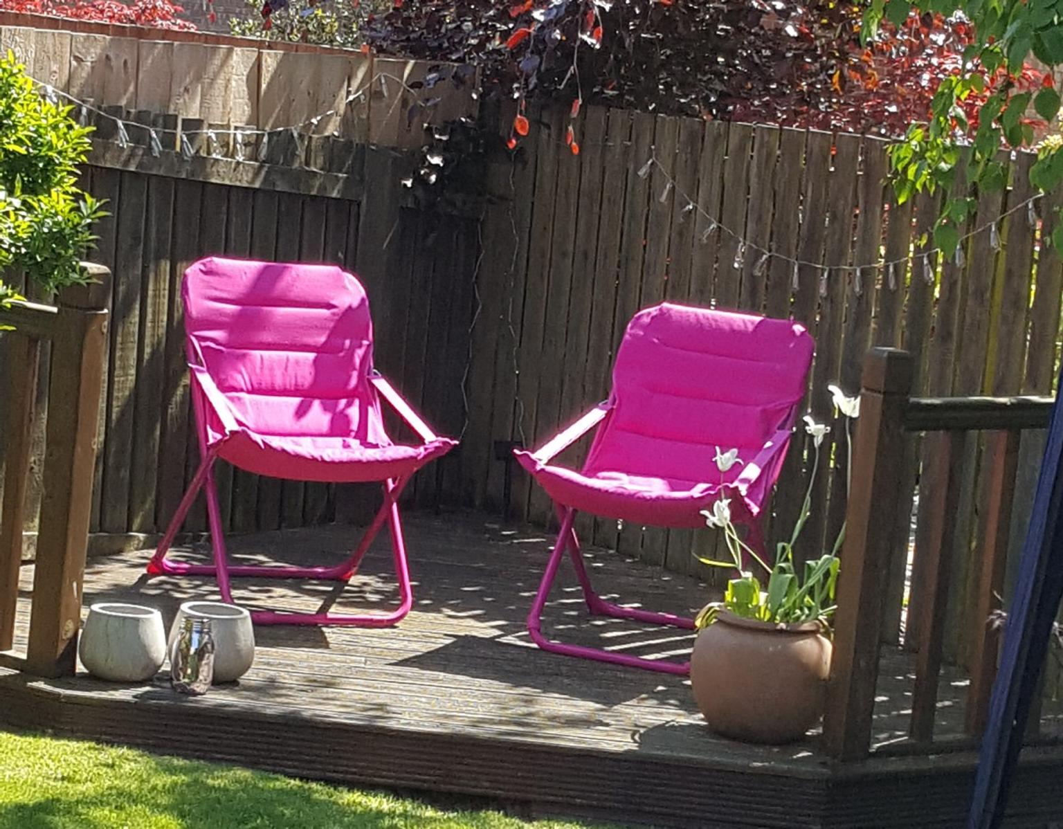 2 X Garden Deck Chairs In Hot Pink In Willington Fur 15 00 Zum