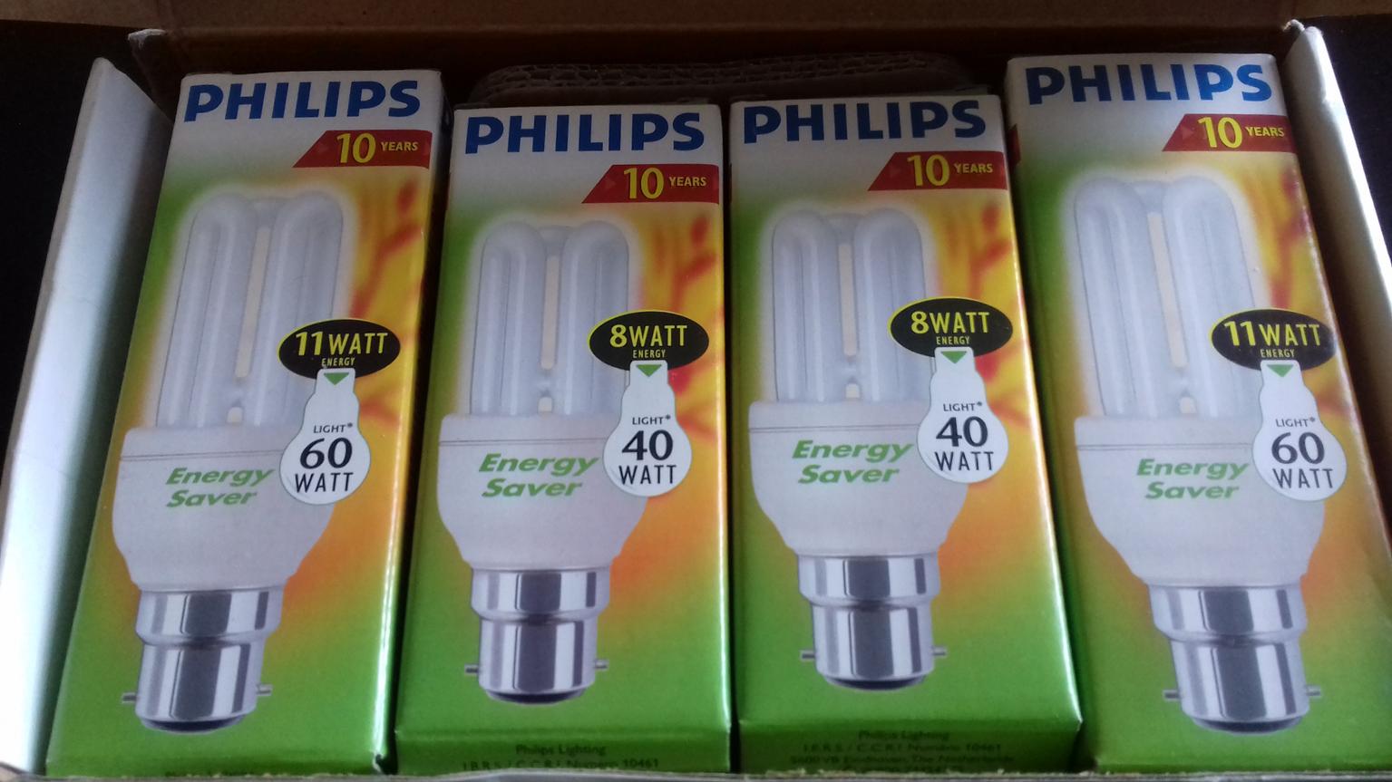 40 Watt Equivalent 4 x E 27 8 Watt Philips Energy Saving Light Bulbs