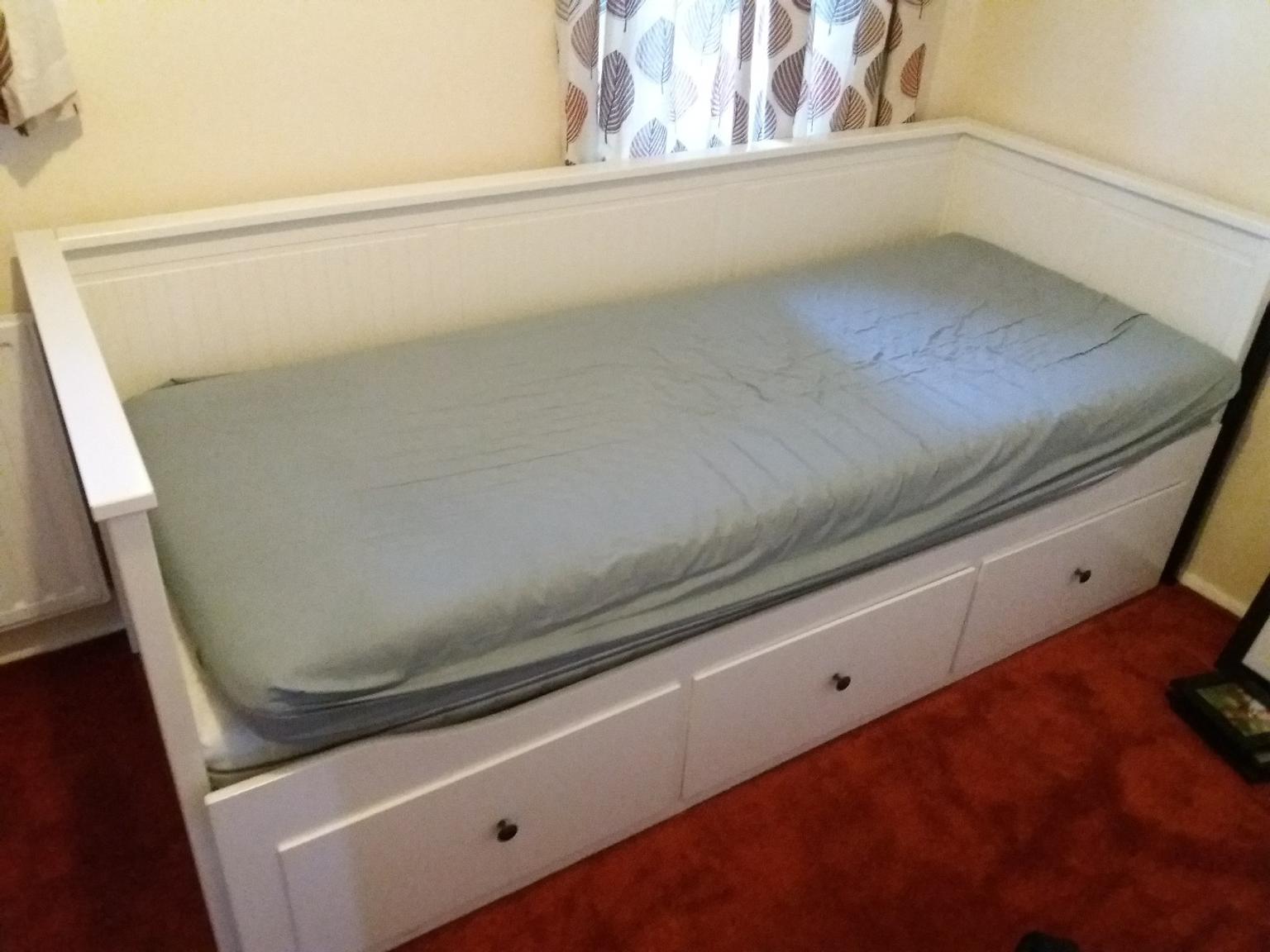 White Ikea Day Bed In Cb11 Uttlesford For 50 00 For Sale Shpock